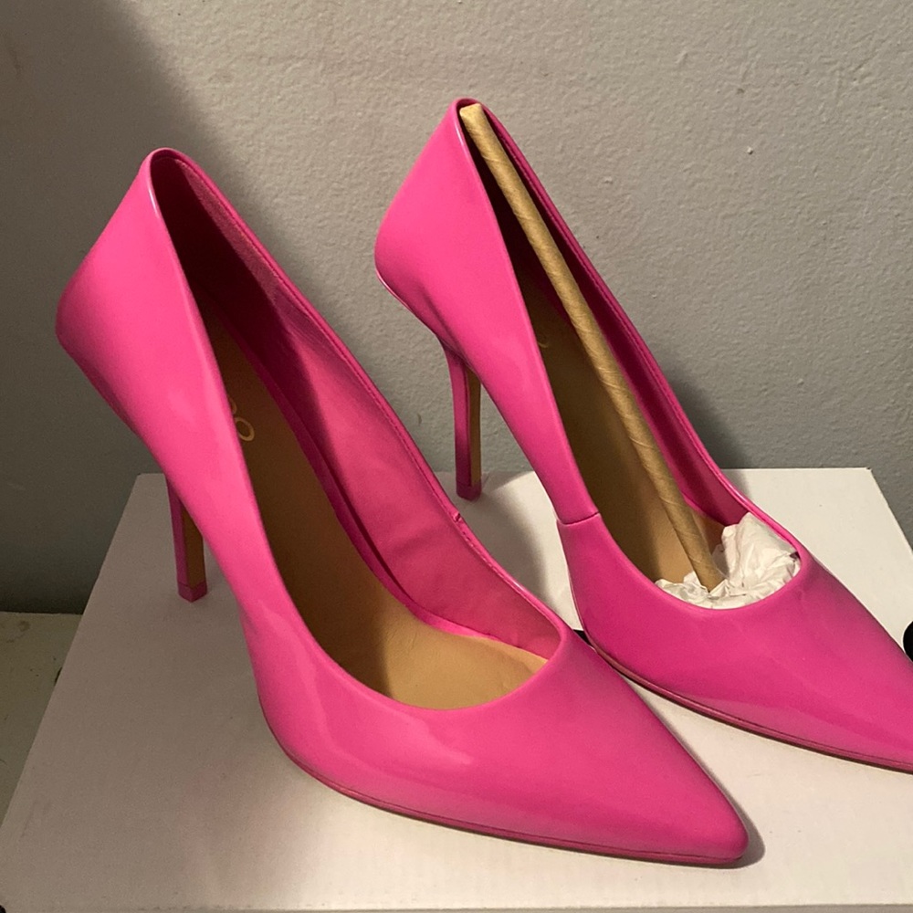 Pink shiny heels